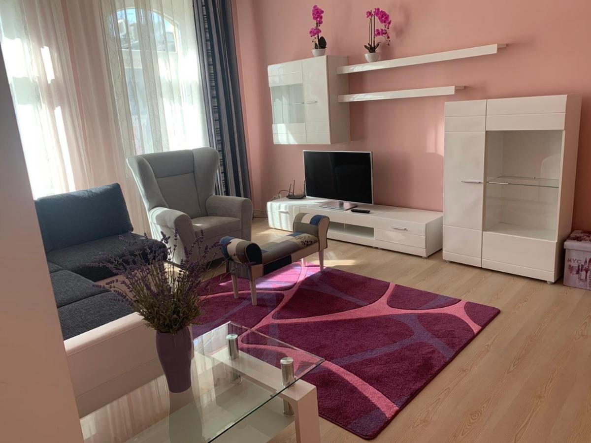 Apartment Zeyerova4 การ์โลวีวารี ภายนอก รูปภาพ