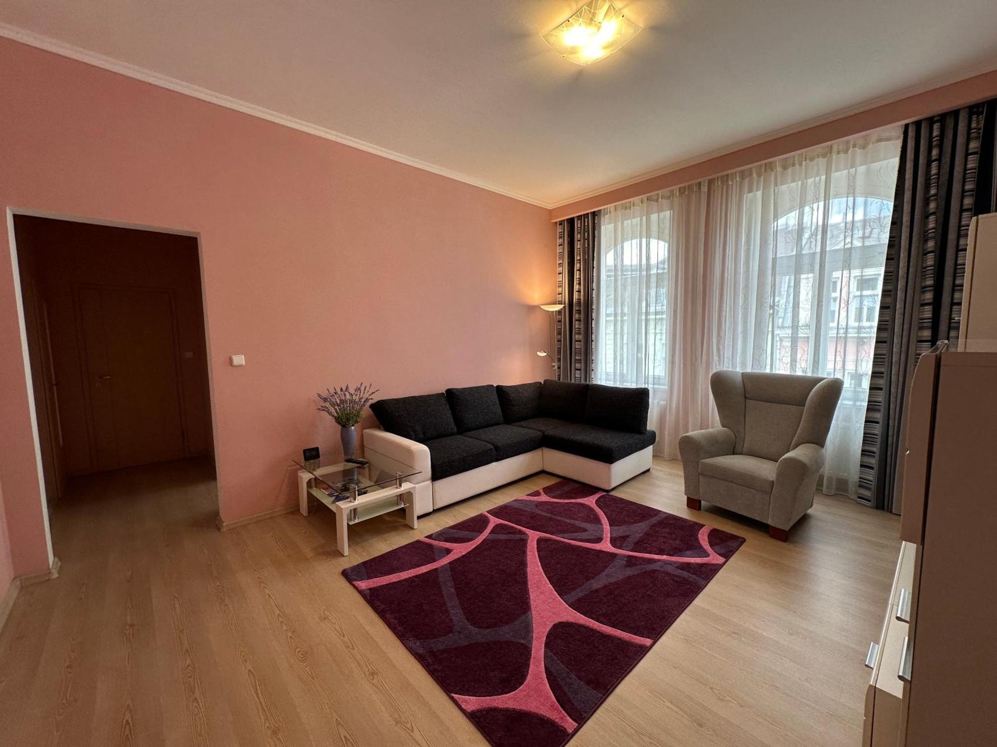 Apartment Zeyerova4 การ์โลวีวารี ภายนอก รูปภาพ